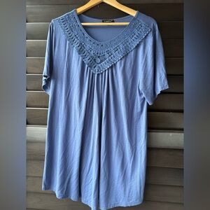 a Jesdani Women's Blouse Blue Embroidered Short Sleeve Size 2X